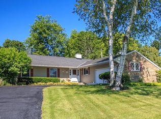 14 Ridgecrest Dr, Chagrin Falls, OH 44022