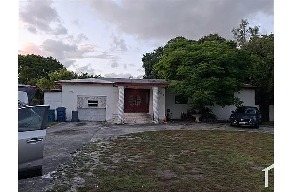 Building Photo - 759 S Biscayne River Dr #C