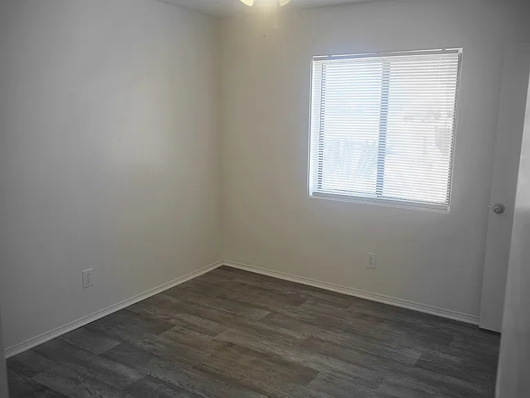 409 River Rd — Photo 16