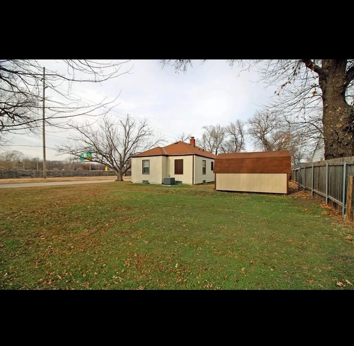 4 bed, 1115 sqft, $1,300 — Photo 2