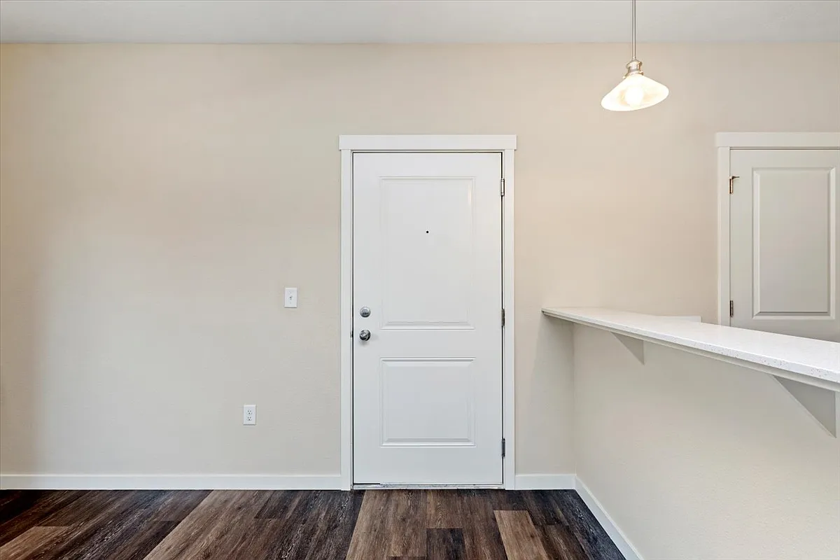 Owyhee Park Apartments — Photo 4