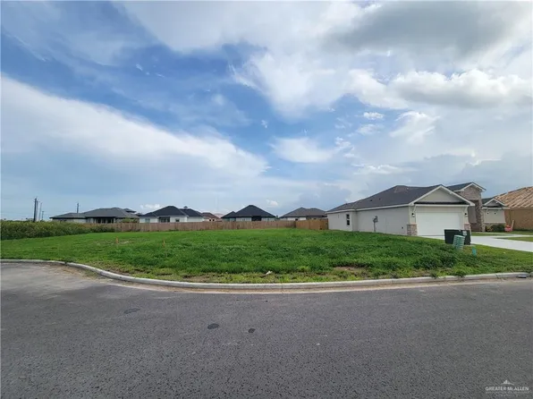 109 Janet Cir S, La Feria, TX 78559