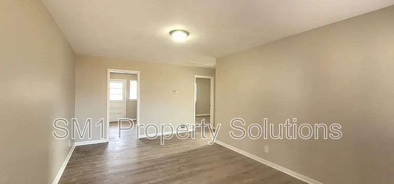 1417 Ardmore Dr #D — Photo 6