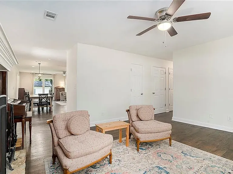 1347 Dorothy Dr — Photo 4