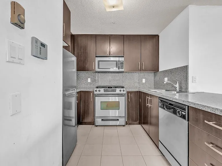 5088 Kwantlen St #3XX — Photo 7