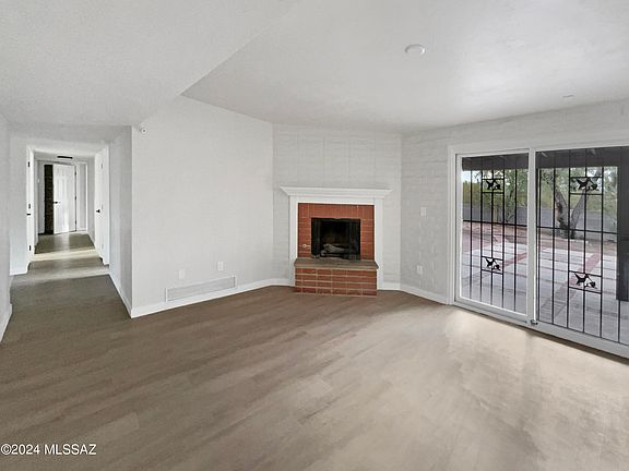 3rd image of 6633 N Amahl Cir