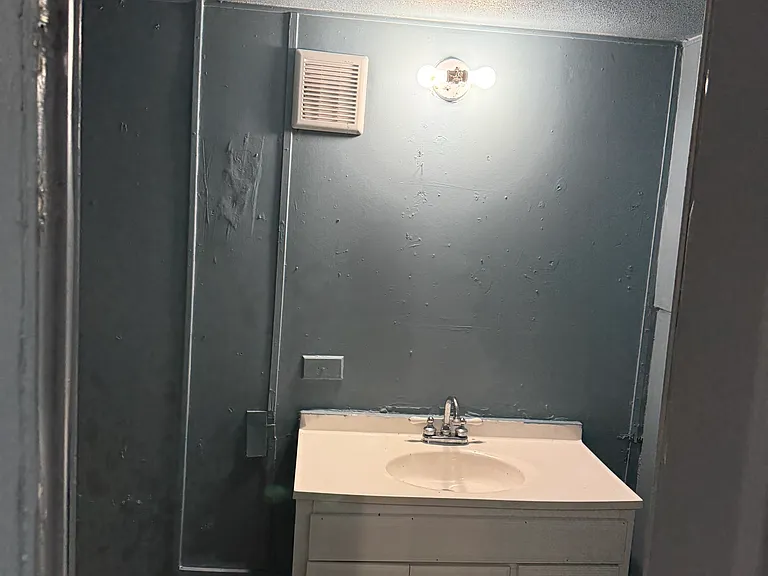 2221 Sailors Ave #13 — Photo 10