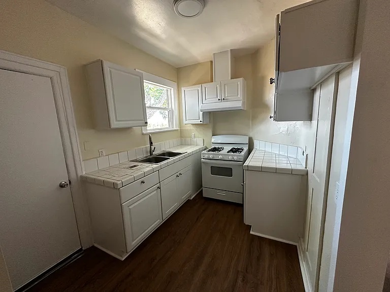 1505 N Raymond Ave #2A — Photo 8