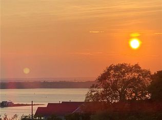 26 Rocky Ave, Tiverton, RI 02878