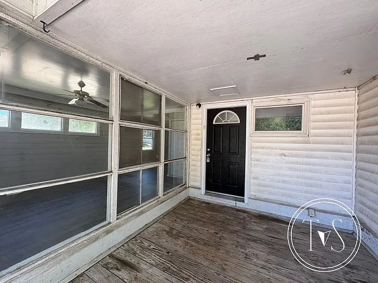 524 Arnall Dr — Photo 4