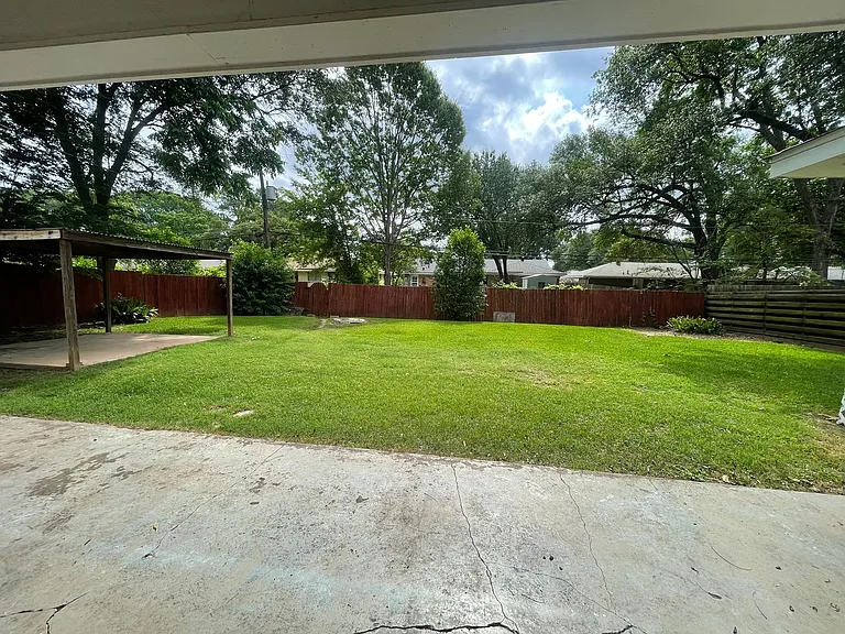 2033 Horton Ave — Photo 13