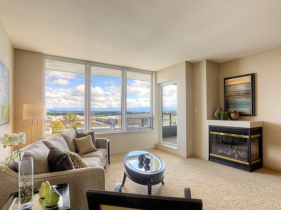4th image of 1515 Dock St #Penthouse 910