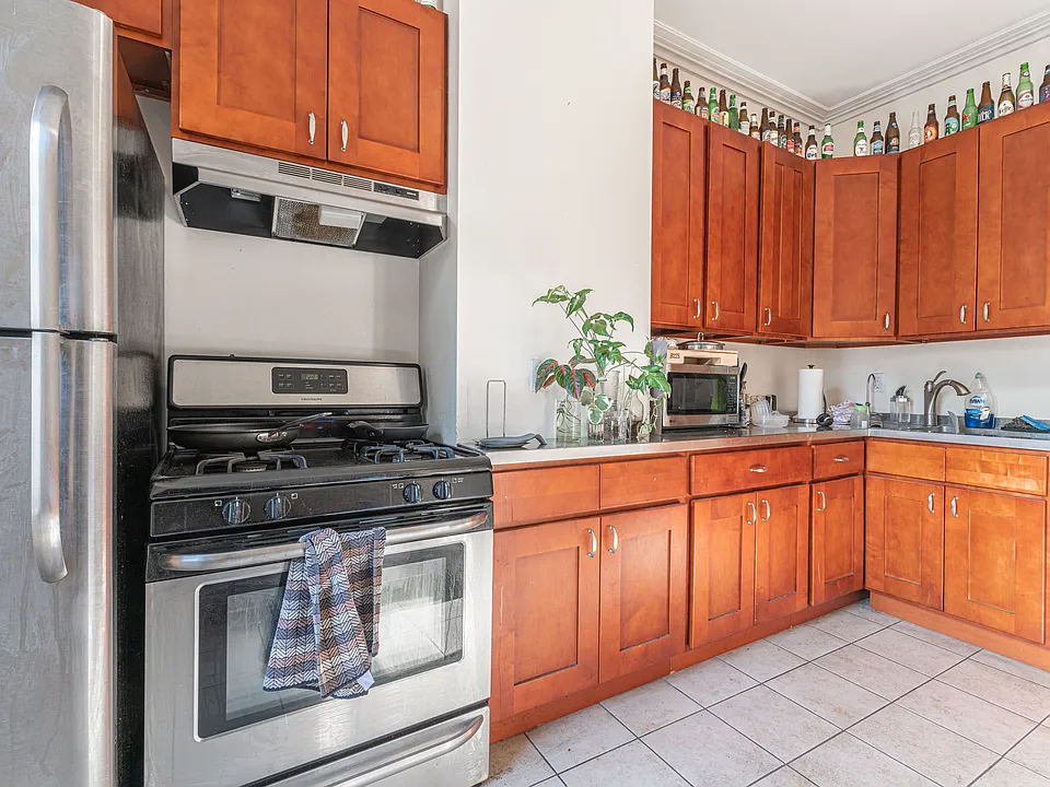 12-18 37th Ave #1M