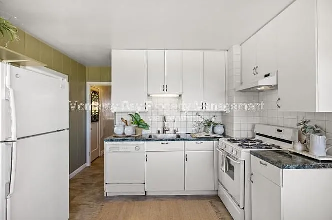705 Grace St — Photo 7