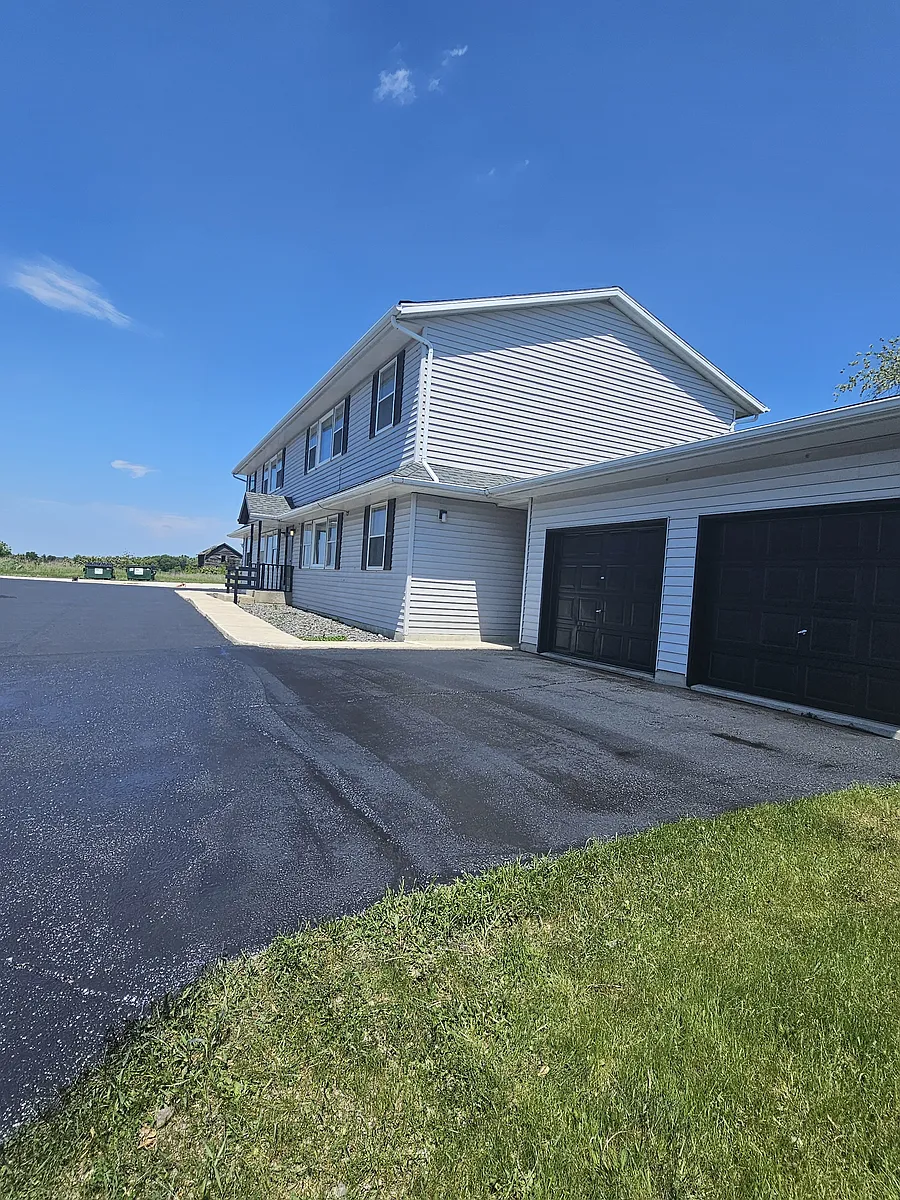 Building Photo - 108 W Rose Eld Rd #A