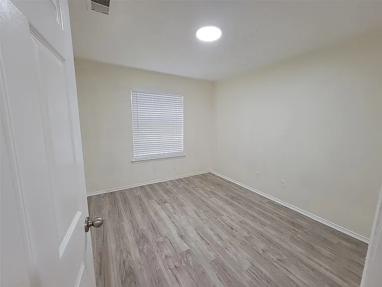 2034 Village Park Dr — Photo 22