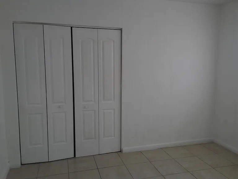125 SW 5th Ct #1-3 — Photo 5