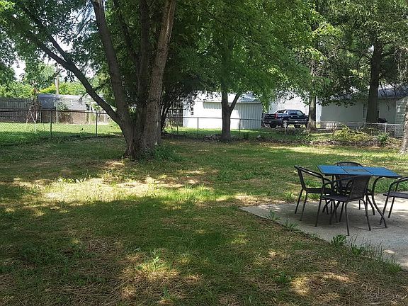 Spacious and Fenced Backyard