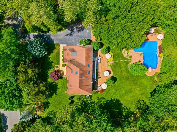 6 Ashleigh Drive, Saint James, NY 11780