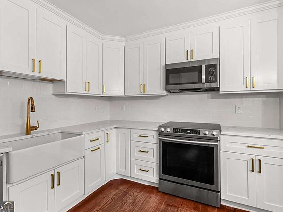 3rd image of 40 Sycamore Sta #40