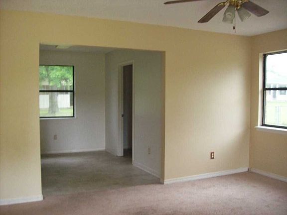 3rd image of 8270 Meadow Ln N