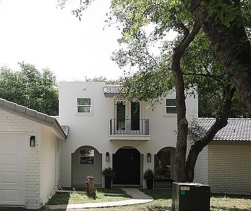 2nd image of 308 Balboa Rd