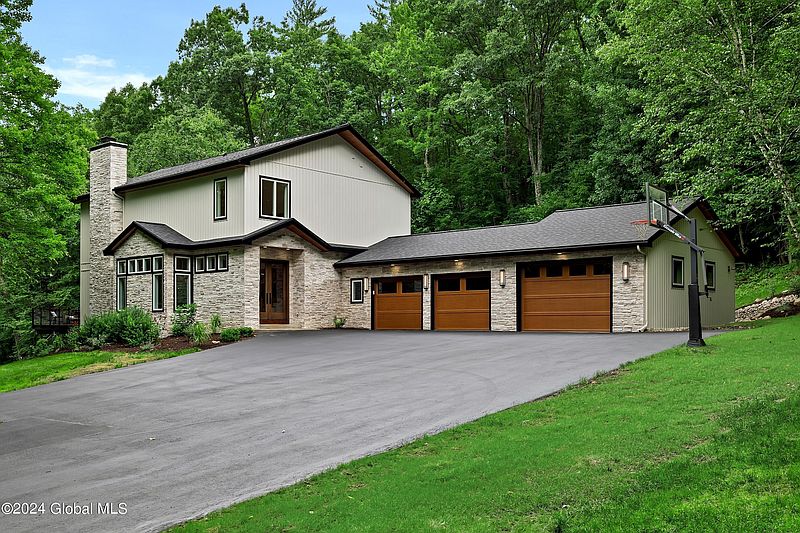 2nd image of 84 Fitzgerald Road