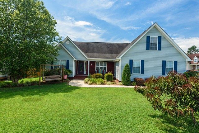 1st image of 15 Big Creek Ln