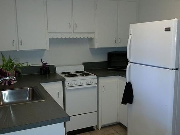 5th image of 610 New York Ave