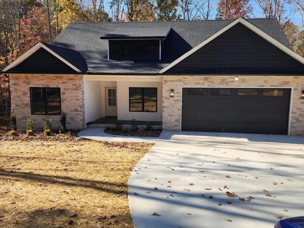 2240 Hooper Rd, Forest, VA 24551