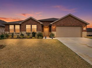 333 Alice Harney Rd, Burleson, TX 76028