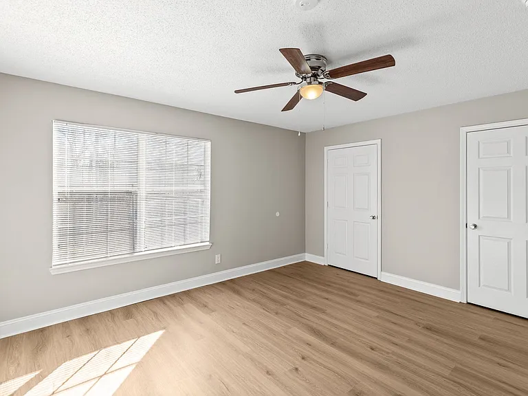 Addison Way — Photo 43