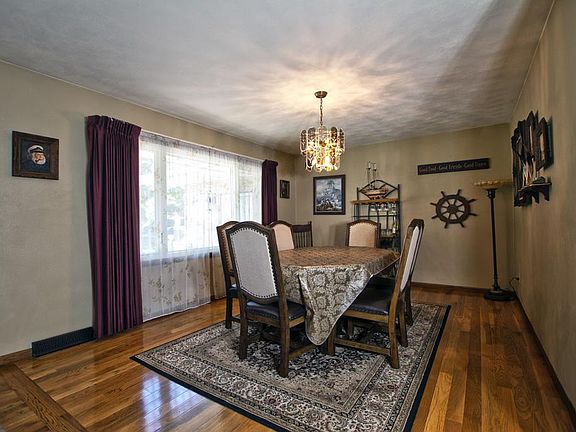2nd image of 51820 Sharon Ct