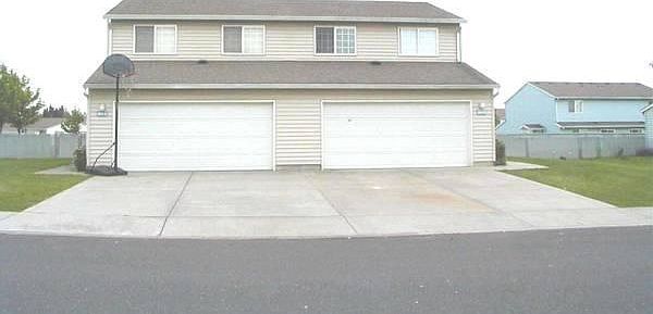 1st image of 801 SE 153rd Ave