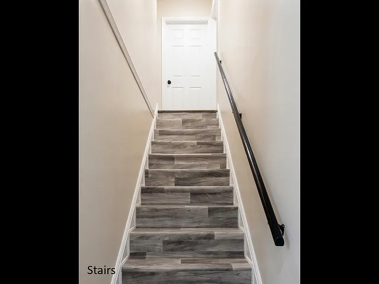 3872 Surrey Ln — Photo 7