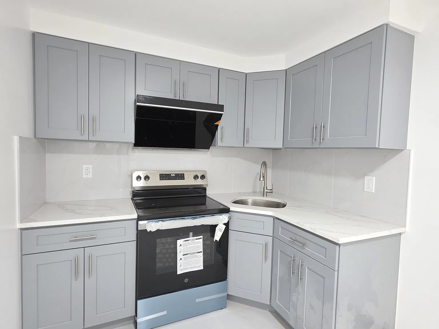 2 bed, $2,300 — Photo 4