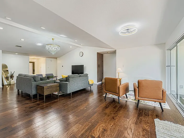 5413 Badger Bnd — Photo 4