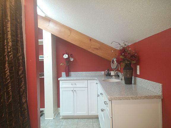 Main Upstairs Bathroom