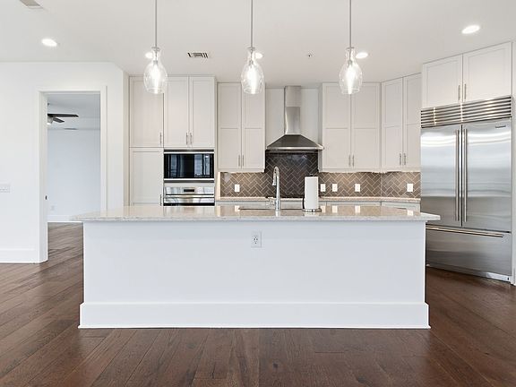 3rd image of 20 Rutledge St APT 310