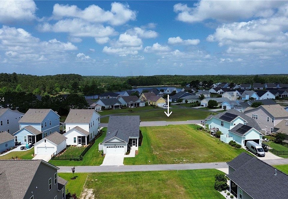 1st image of 130 Hawthorn Ln