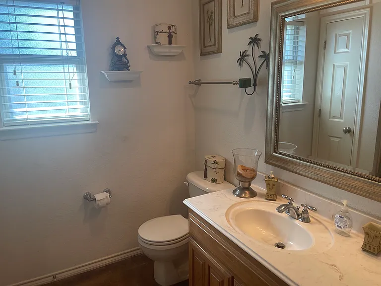 10717 Greenview Ct — Photo 10