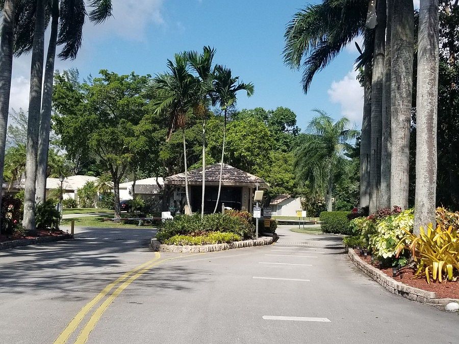 1st image of 5600 Hammock Ln