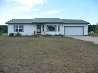 W14290 Arnold Rd, Melrose, WI 54642