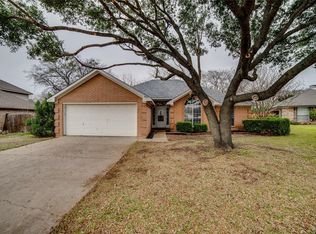 409 Meadows Crest Ct, Midlothian, TX 76065
