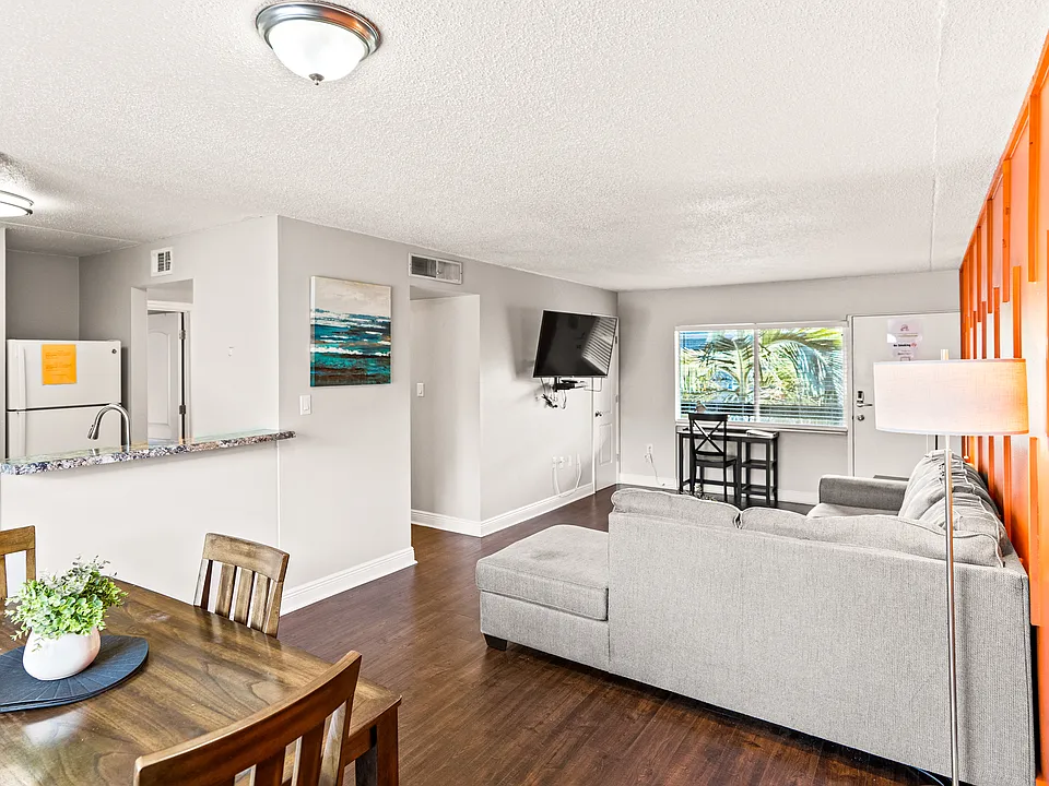 4303 W North A St #206