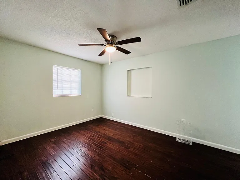 440 Nora Ave — Photo 5