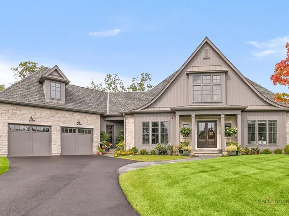 355 Hickory Ct, Lake Forest, IL 60045