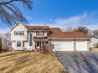 1718 Valley Ridge Trl N, Chanhassen, MN 55317