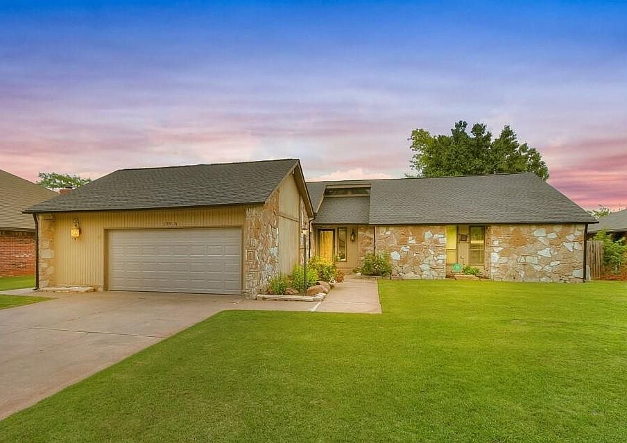 1st image of 13516 Apple Valley Dr
