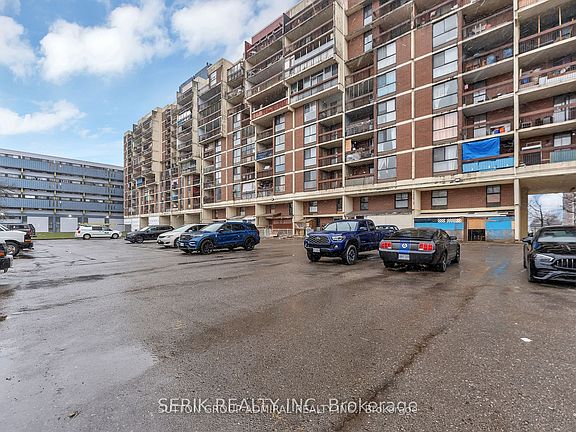 3rd image of 4673 Jane St #417